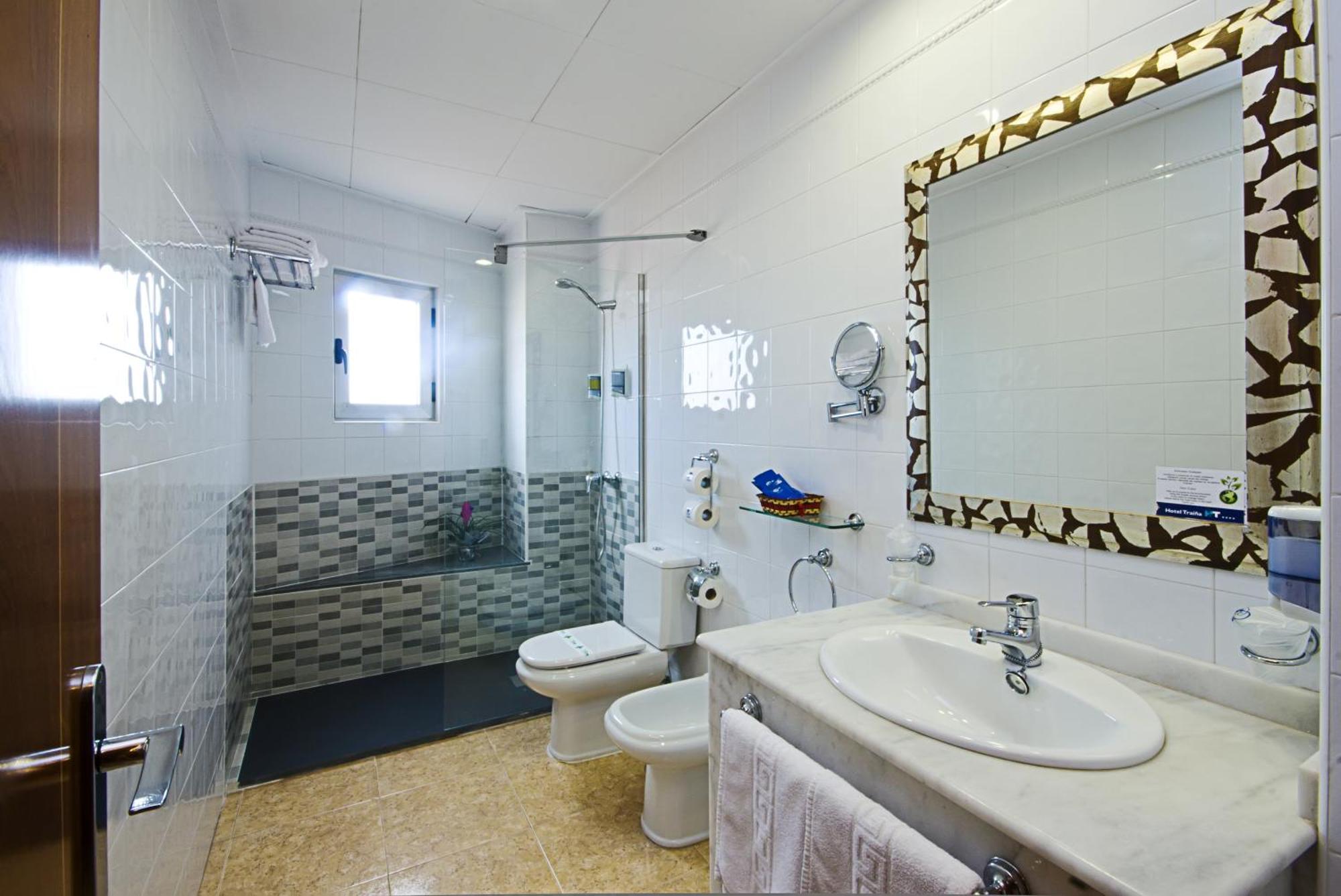 Double or Twin Room,65869942:JPEG